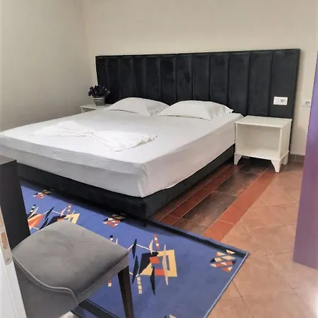 Luander Hotel Tirana Room photo