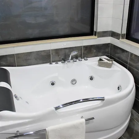 Luander Hotel Tirana Room photo